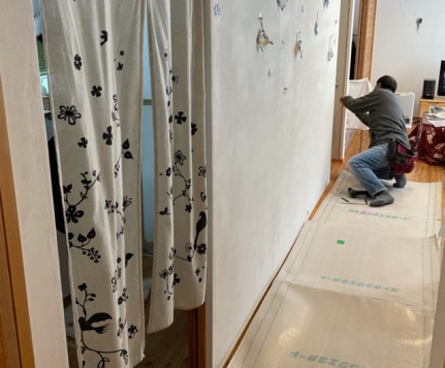 写真：自社の大工が丁寧に施工致します！