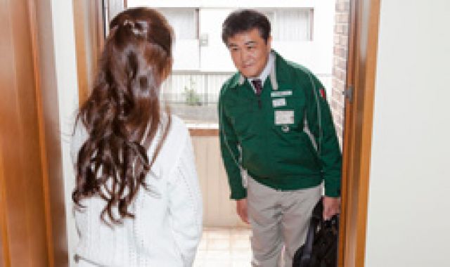 写真:アフターサービス:500万未満の契約工事の場合は施工部位2年保証書発行。500万以上の契約工事の場合は施工部位2年保証書発行の他にお引き渡し後7ヶ月、2年の定期巡回を実施。詳細はお問合せ下さい。